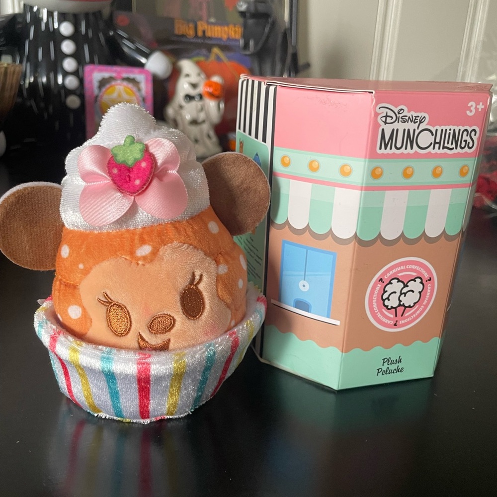 Disney Munchlings Minnie Mouse Cupcake